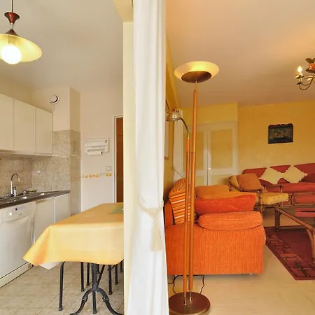 Le Pavois Apartment *